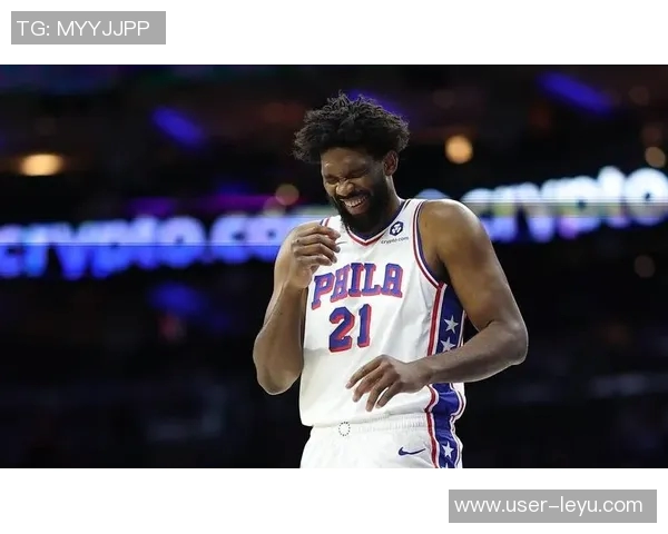 球队新星埃奇库姆首秀狂砍34分恩比德马克西等人欢庆泼水庆祝 球队新星埃奇库姆首秀狂砍34分恩比德马克西等人欢庆泼水庆祝